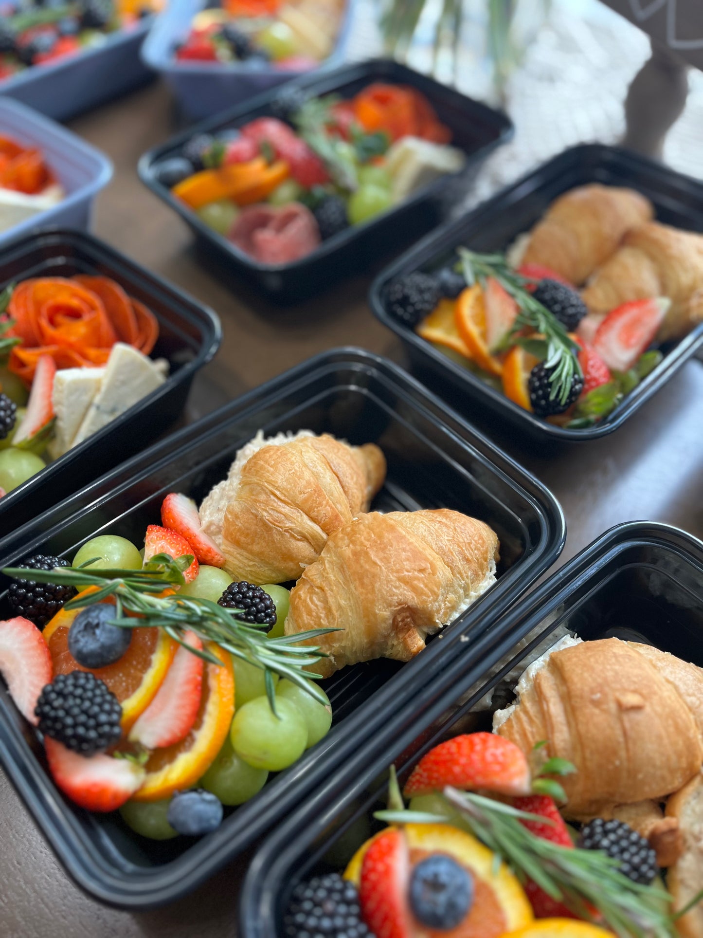 Gourmet Corporate Lunch Boxes – Elevate Your Business Lunches